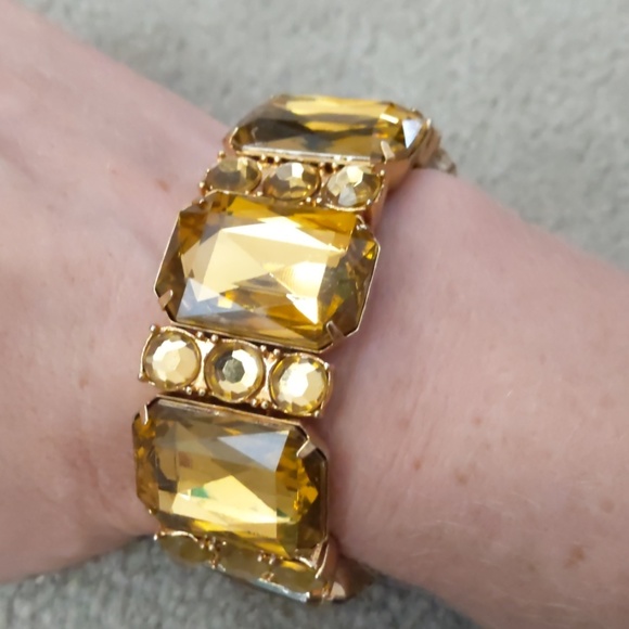 Bracelet, gold tone - Picture 5 of 6